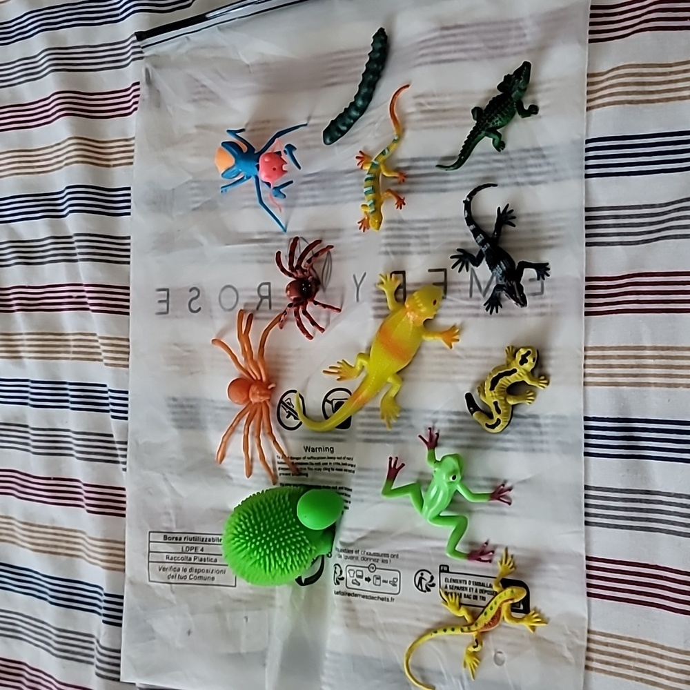 Lot Of 12 Misc. Colourful Lizards AND Bug Toys